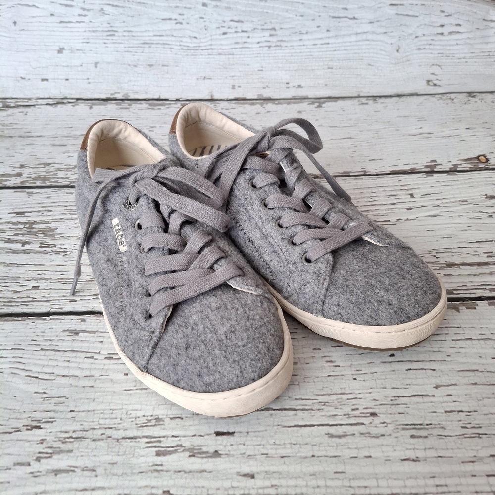 TAOS Womens Shoes Size 7.5